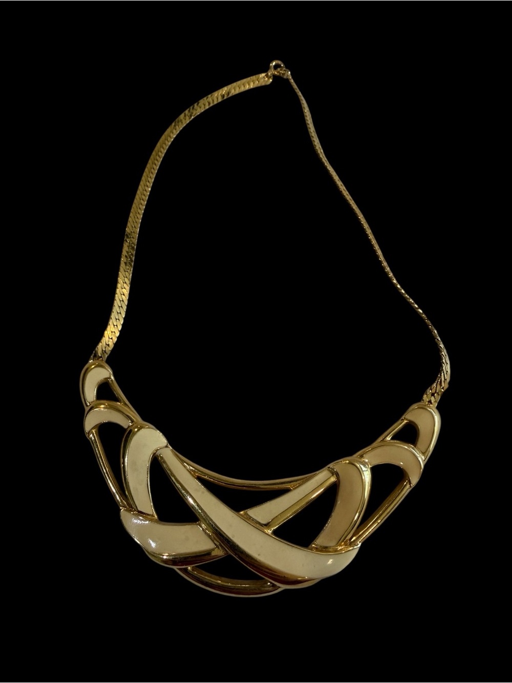 Vintage Trifari Gold-Tone Interlocking Ribbon Link Statement Necklace